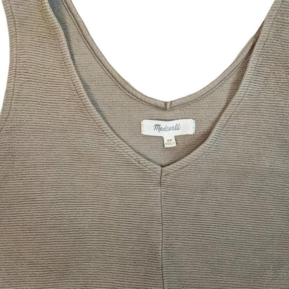 Tie Front Texture & Thread Tank Top - Picture 4 of 4